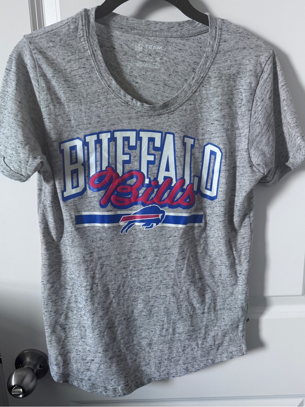 Team NFL Buffalo Bills Women’s Gray Logo Tee-Small